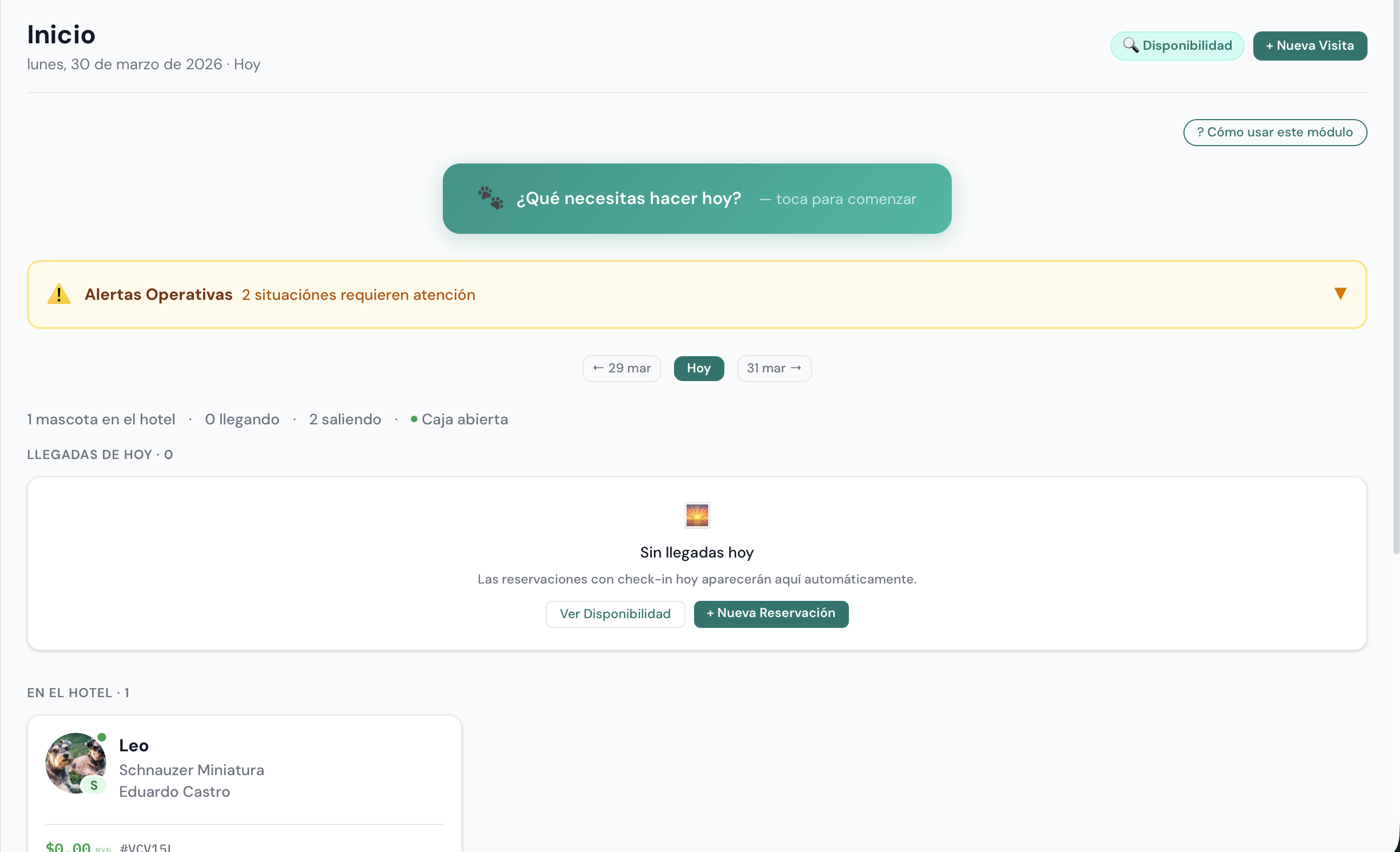 Dashboard de Covly — llegadas, mascotas hospedadas y salidas del día con alertas operativas